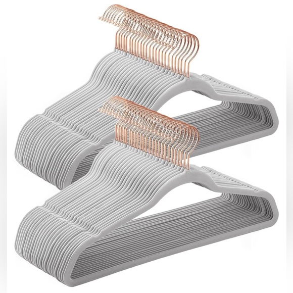38 Light Gray 12 Cream Velvet Hangers - Picture 1 of 2